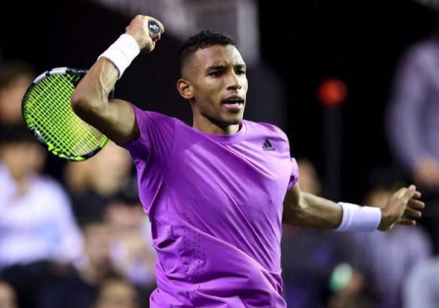 通过莱万和 通过莱万和