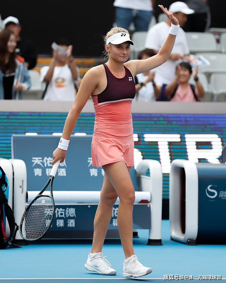 次资格赛中 次资格赛中